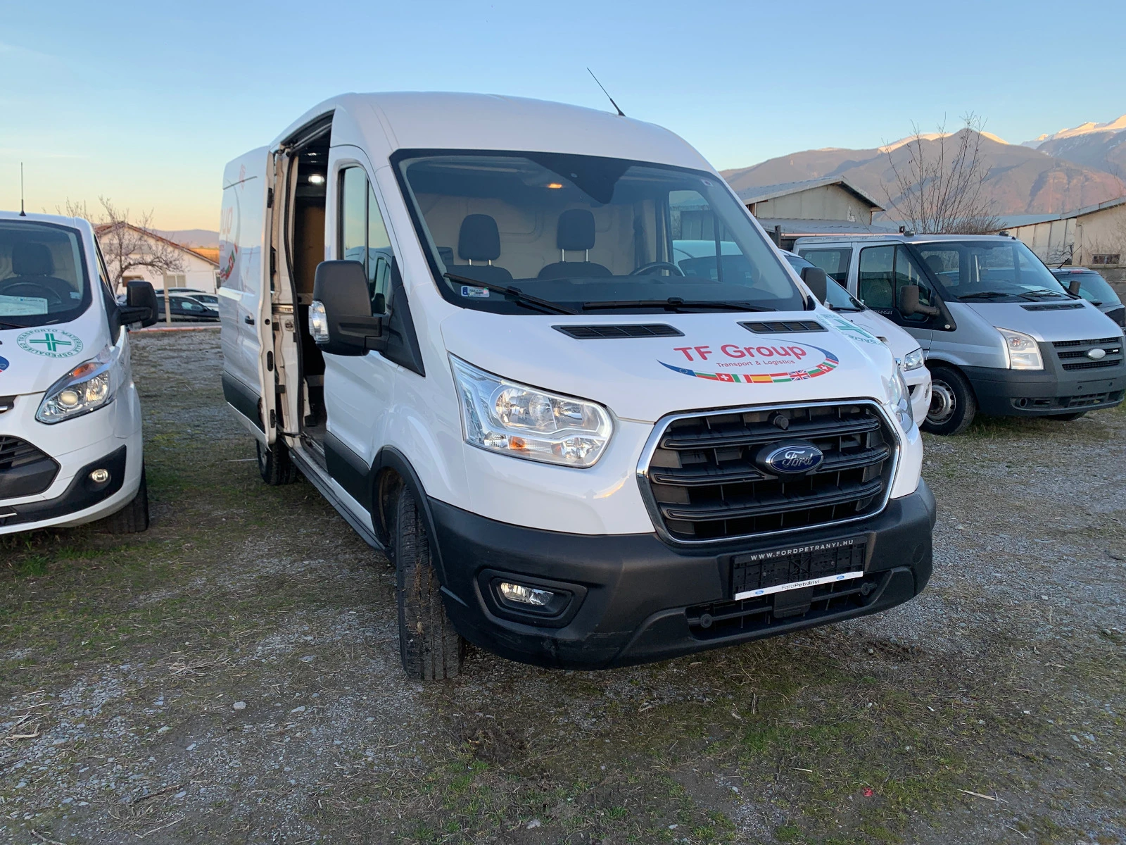 Ford Transit FACE-LIFT 3- броя 2.0-131kc euro6 - изображение 3