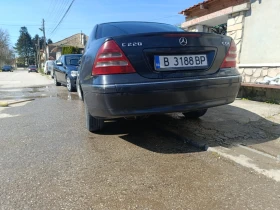 Mercedes-Benz C 220, снимка 2