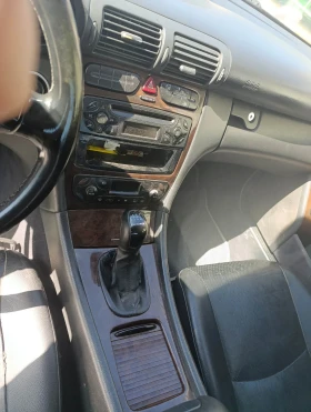 Mercedes-Benz C 220, снимка 6