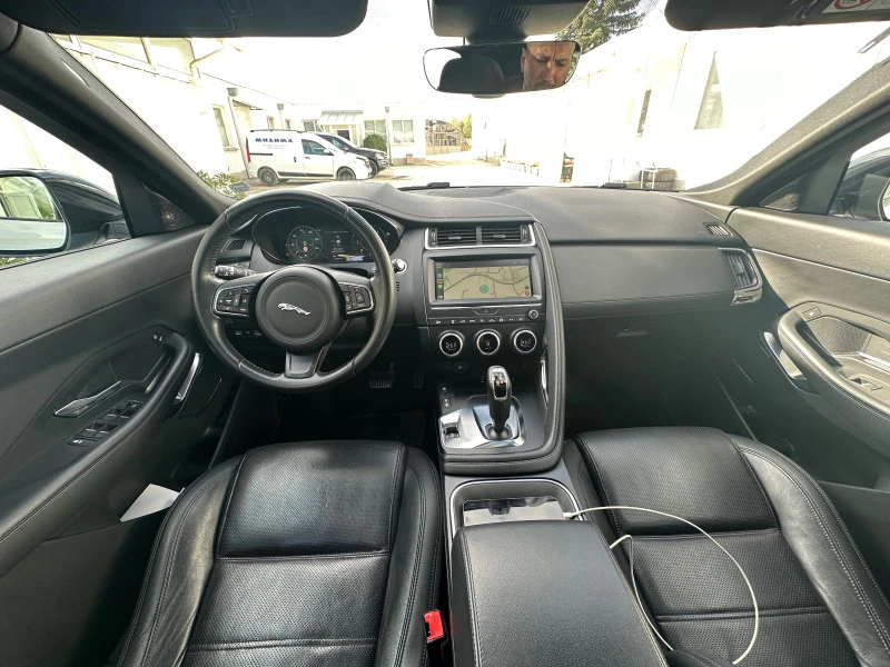 Jaguar E-pace D180 AWD, снимка 10 - Автомобили и джипове - 47339504