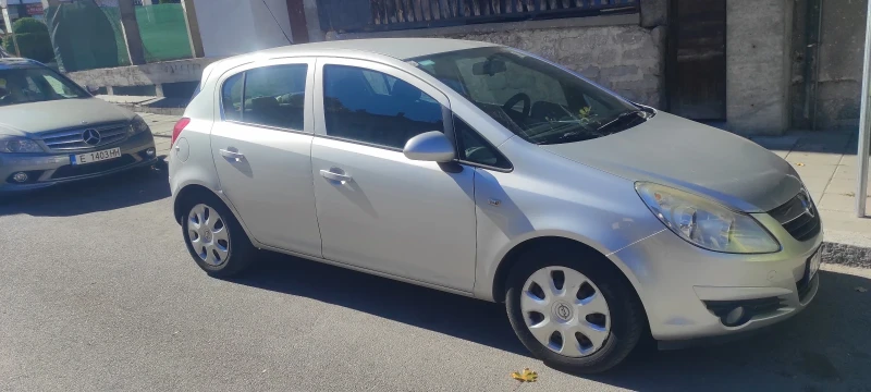 Opel Corsa D, снимка 3 - Автомобили и джипове - 47635560