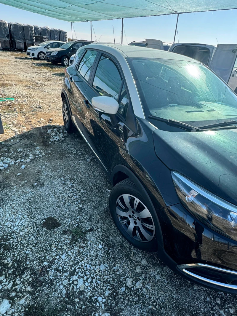 Renault Captur, снимка 2 - Автомобили и джипове - 47938658