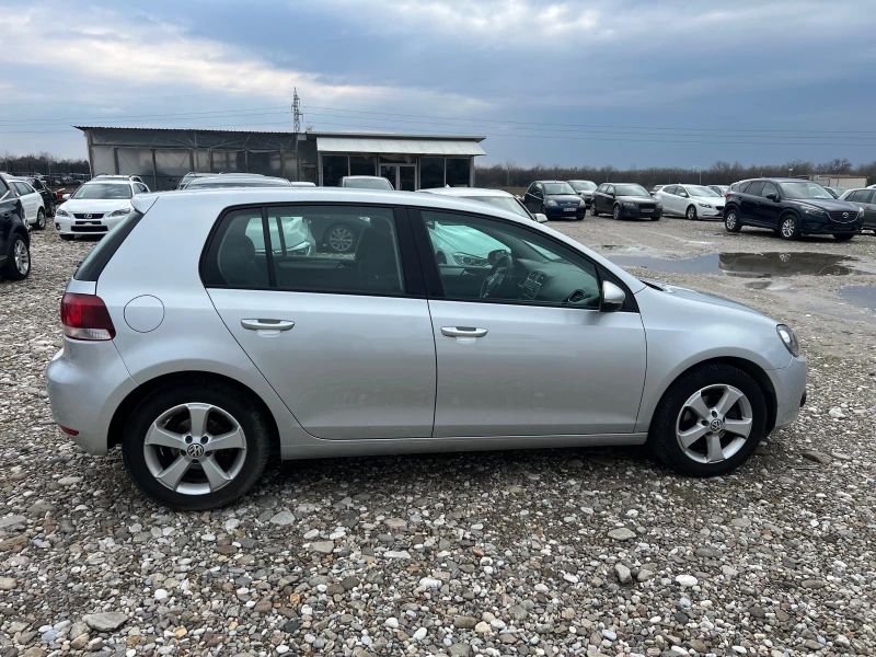 VW Golf 1.6 TDI (КАТО НОВА), снимка 4 - Автомобили и джипове - 49341641