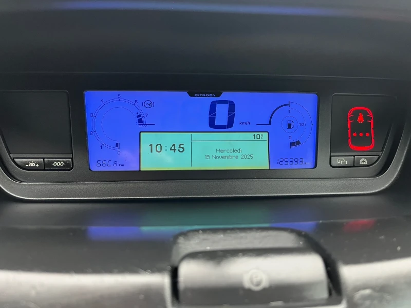 Citroen C4 Picasso 1.8, снимка 14 - Автомобили и джипове - 52469485