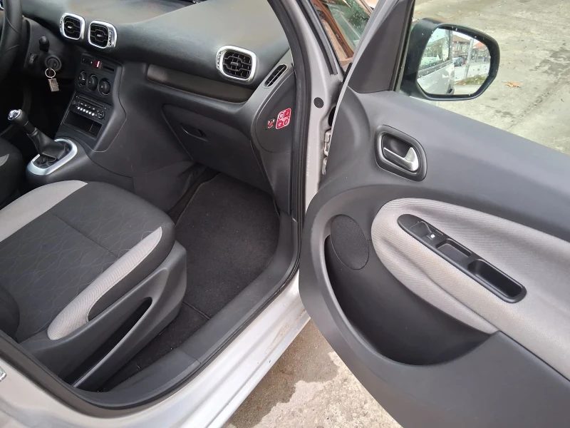 Citroen C3 Picasso Фабрична газова уредба, снимка 12 - Автомобили и джипове - 52975596