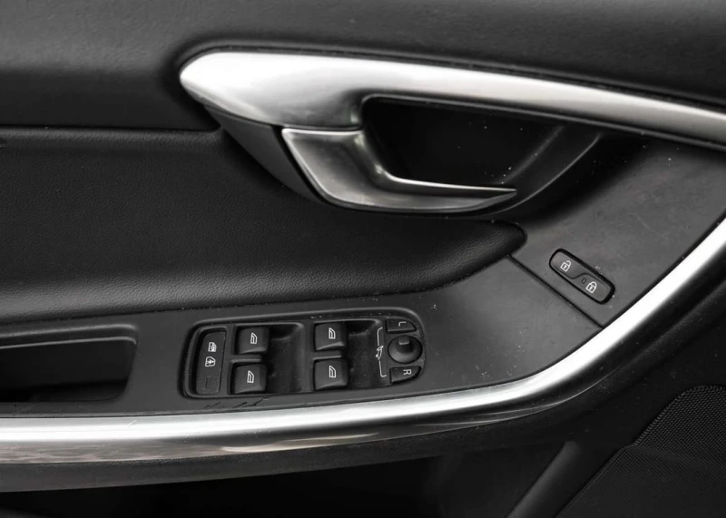 Volvo V60 * Premier * CARFAX * ЦЕНА ДО БГ, снимка 9 - Автомобили и джипове - 53431169