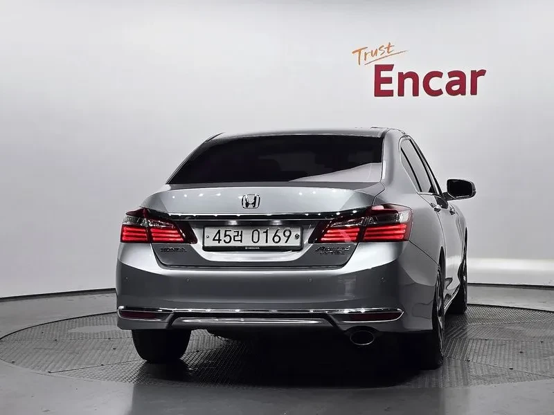 Honda Accord 2.4 9Th Generation, снимка 3 - Автомобили и джипове - 55812468