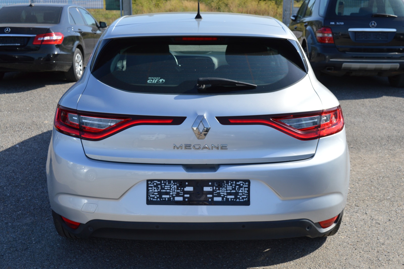 Renault Megane 1.5dci-KLIMA-EURO6 - изображение 6