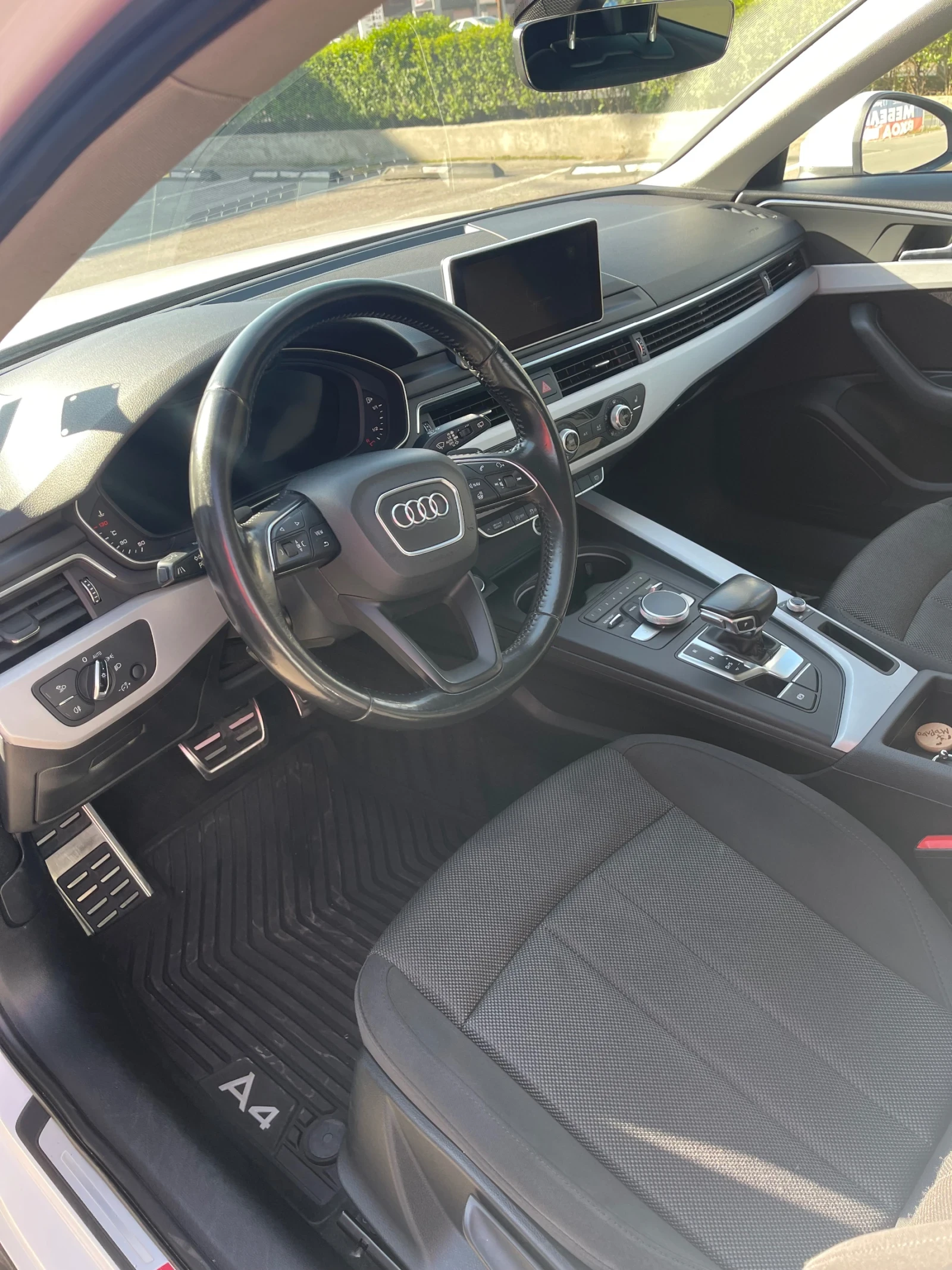 Audi A4 2, 0 TDI, S line, 150 К.с - изображение 4