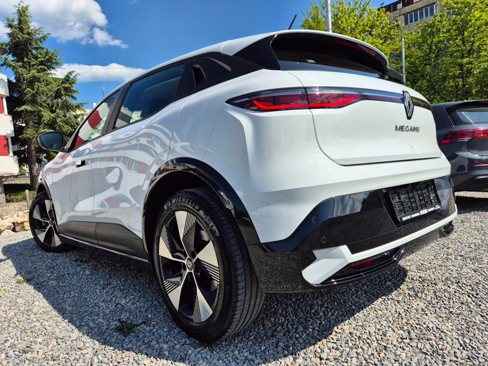 Renault Megane ГАРАНЦИЯ-E-TECH-EV-60-220 K.S.-OPTIMUM CHARGE - изображение 4
