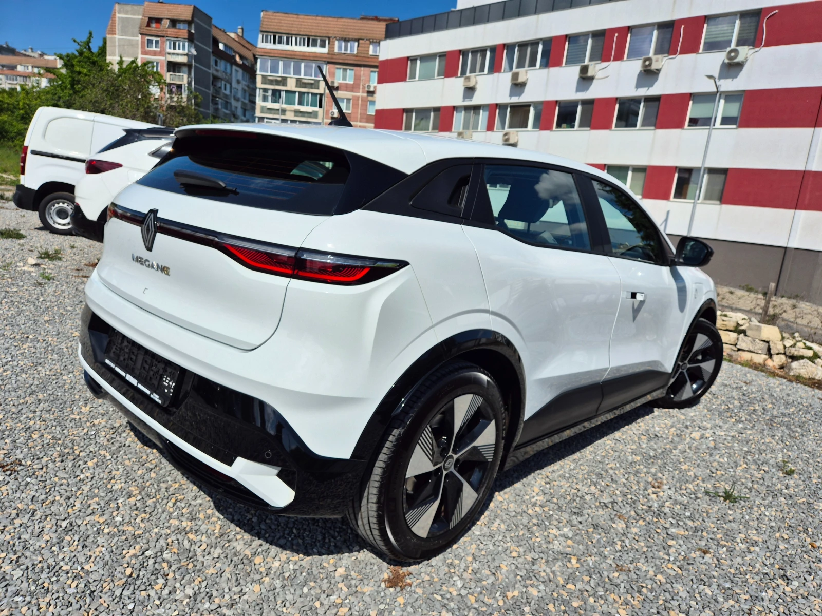 Renault Megane ГАРАНЦИЯ-E-TECH-EV-60-220 K.S.-OPTIMUM CHARGE - изображение 2