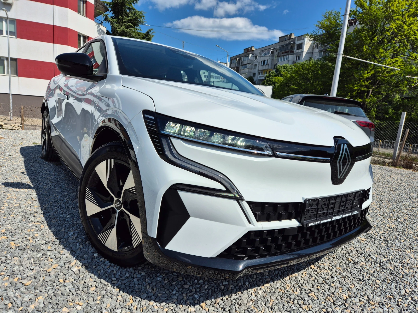 Renault Megane ГАРАНЦИЯ-E-TECH-EV-60-220 K.S.-OPTIMUM CHARGE - изображение 3