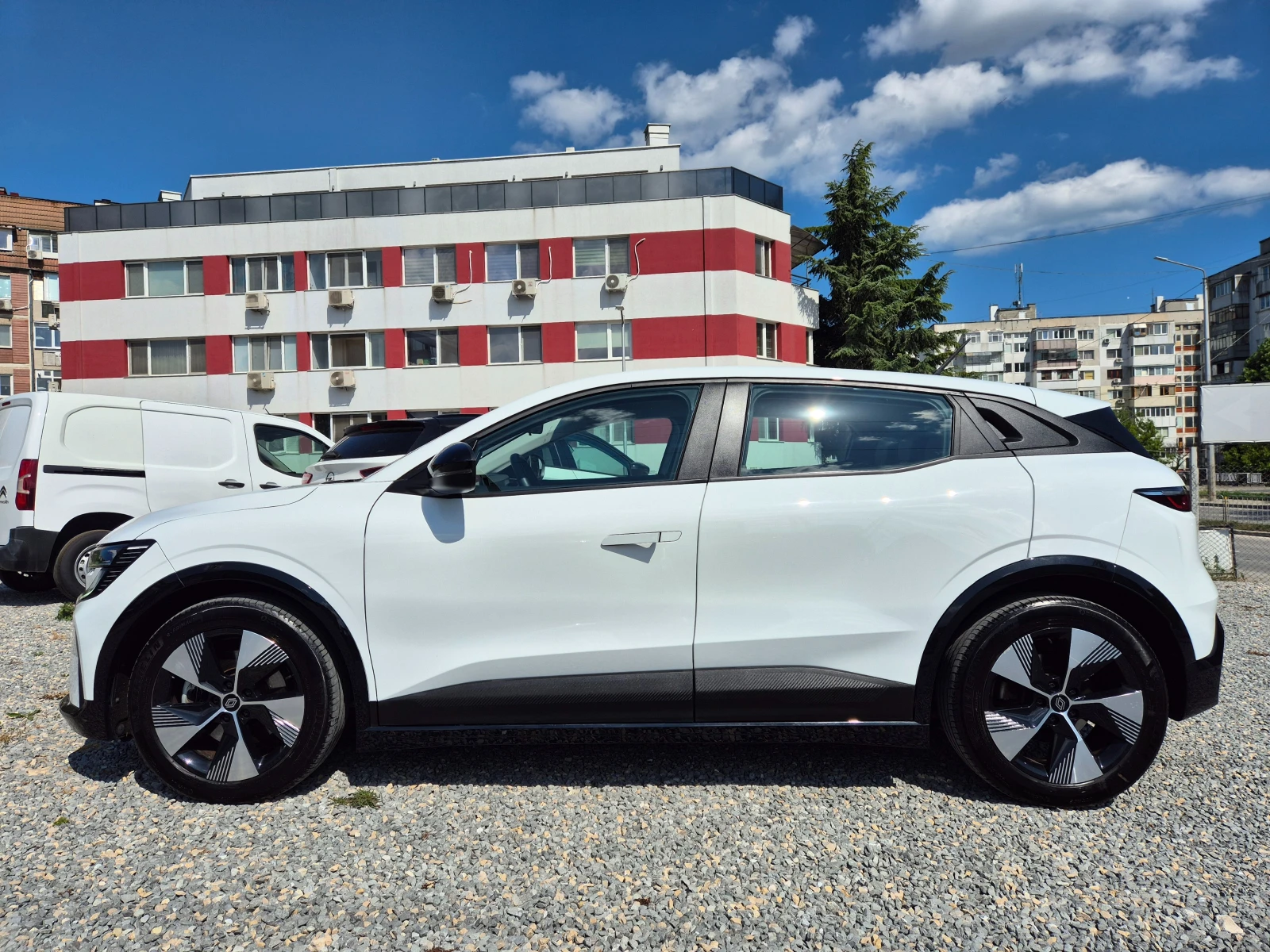 Renault Megane ГАРАНЦИЯ-E-TECH-EV-60-220 K.S.-OPTIMUM CHARGE - изображение 7