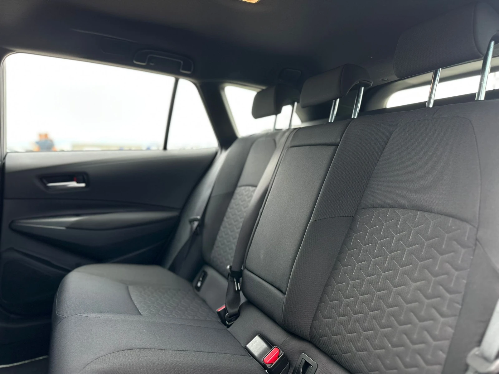 Toyota Corolla / 1.8 HYBRID / 122 HP / ГАРАНЦИЯ ДО 2031 ГОДИНА /  - изображение 10