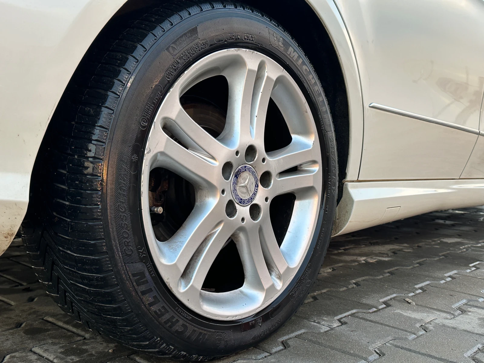 Mercedes-Benz E 350  - изображение 7