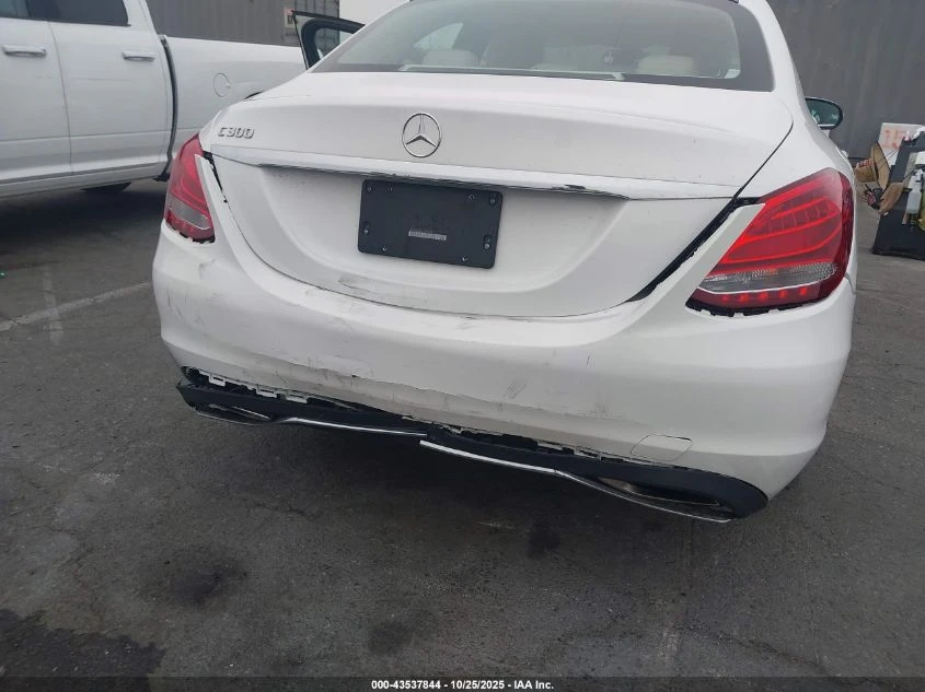 Mercedes-Benz C 300  - изображение 6