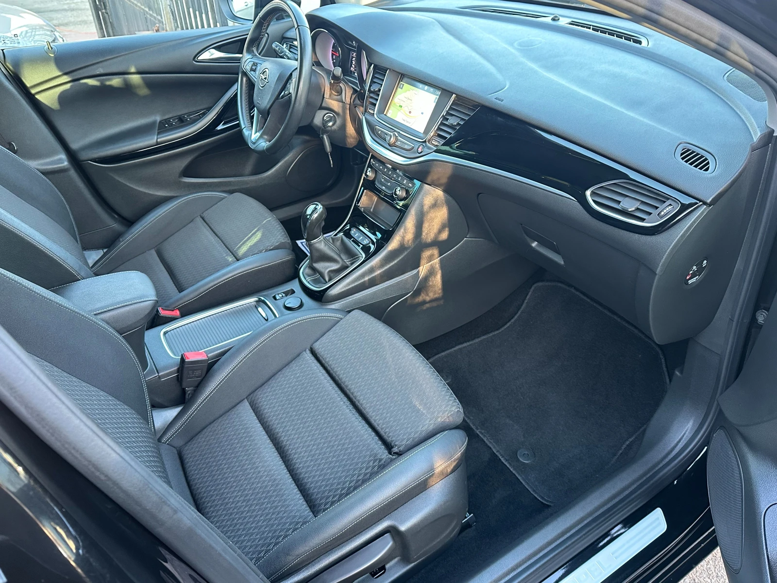 Opel Astra 1.4TURBO-82000км-NAVI-LED-PDC-КОЖА-2019-КЛИМАТРОН - изображение 9