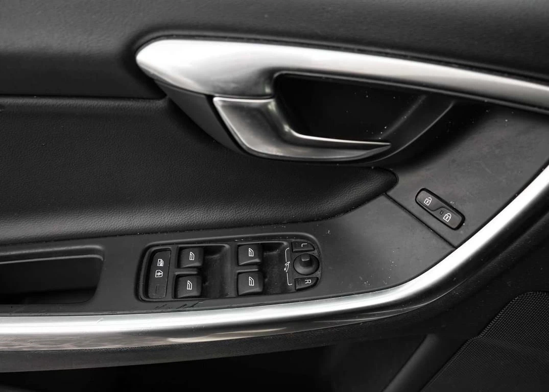 Volvo V60 * Premier * CARFAX * ЦЕНА ДО БГ - изображение 9