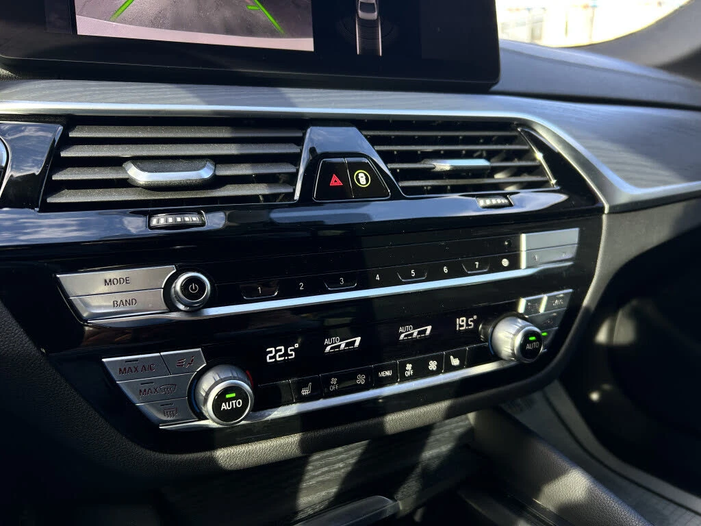 BMW 530 xDrive* АвтоКредит* (ЦЕНА ДО БГ), снимка 13 - Автомобили и джипове - 53771865