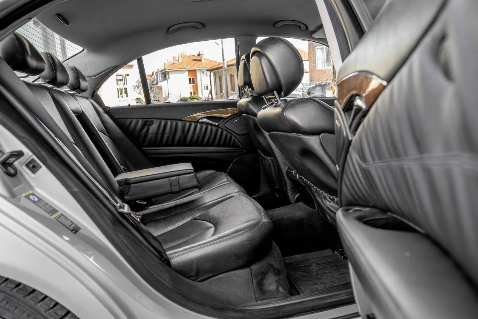 Mercedes-Benz E 320 EVO Avangard, снимка 11 - Автомобили и джипове - 54045416