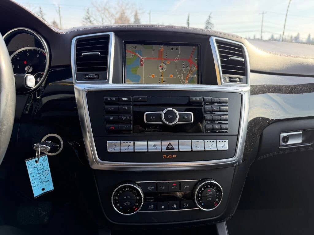 Mercedes-Benz ML 550 4MATIC* DESIGNO* HARMAN* 360 КАМЕРИ* ОБДУХ* FULL, снимка 13 - Автомобили и джипове - 54108218