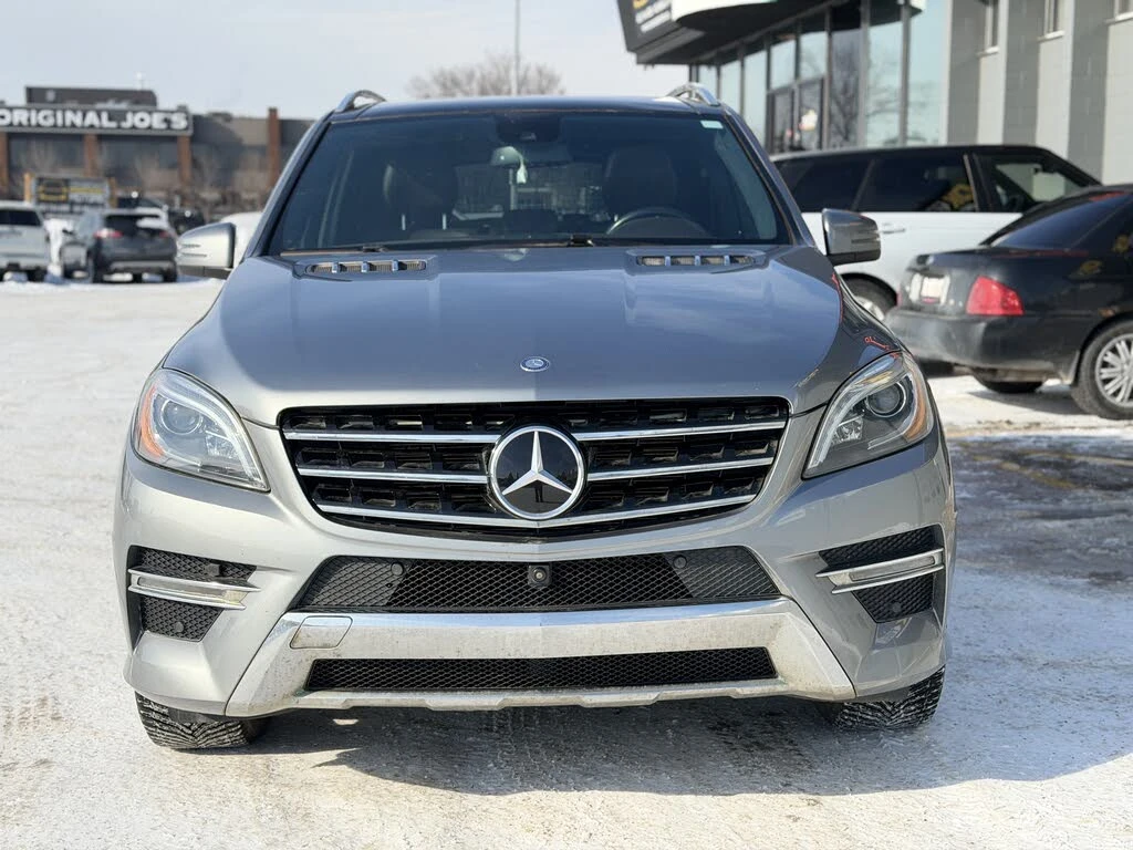 Mercedes-Benz ML 550 4MATIC* DESIGNO* HARMAN* 360 КАМЕРИ* ОБДУХ* FULL, снимка 2 - Автомобили и джипове - 54108218