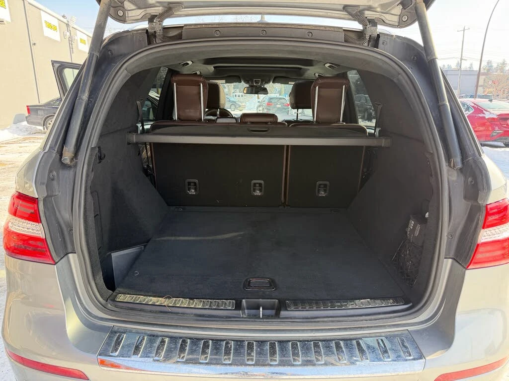 Mercedes-Benz ML 550 4MATIC* DESIGNO* HARMAN* 360 КАМЕРИ* ОБДУХ* FULL, снимка 7 - Автомобили и джипове - 54108218