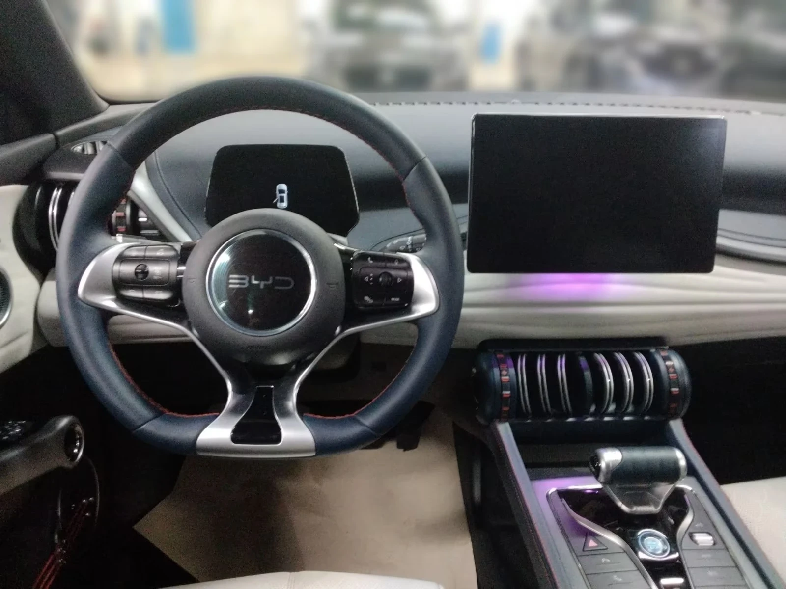 BYD Atto3 62kWh DISTRONIC 360* PANO Winter Package Keyless, снимка 7 - Автомобили и джипове - 54221395