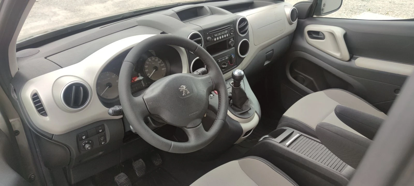 Peugeot Partner 1.6HDI* FACELIFT* , снимка 10 - Автомобили и джипове - 54478889