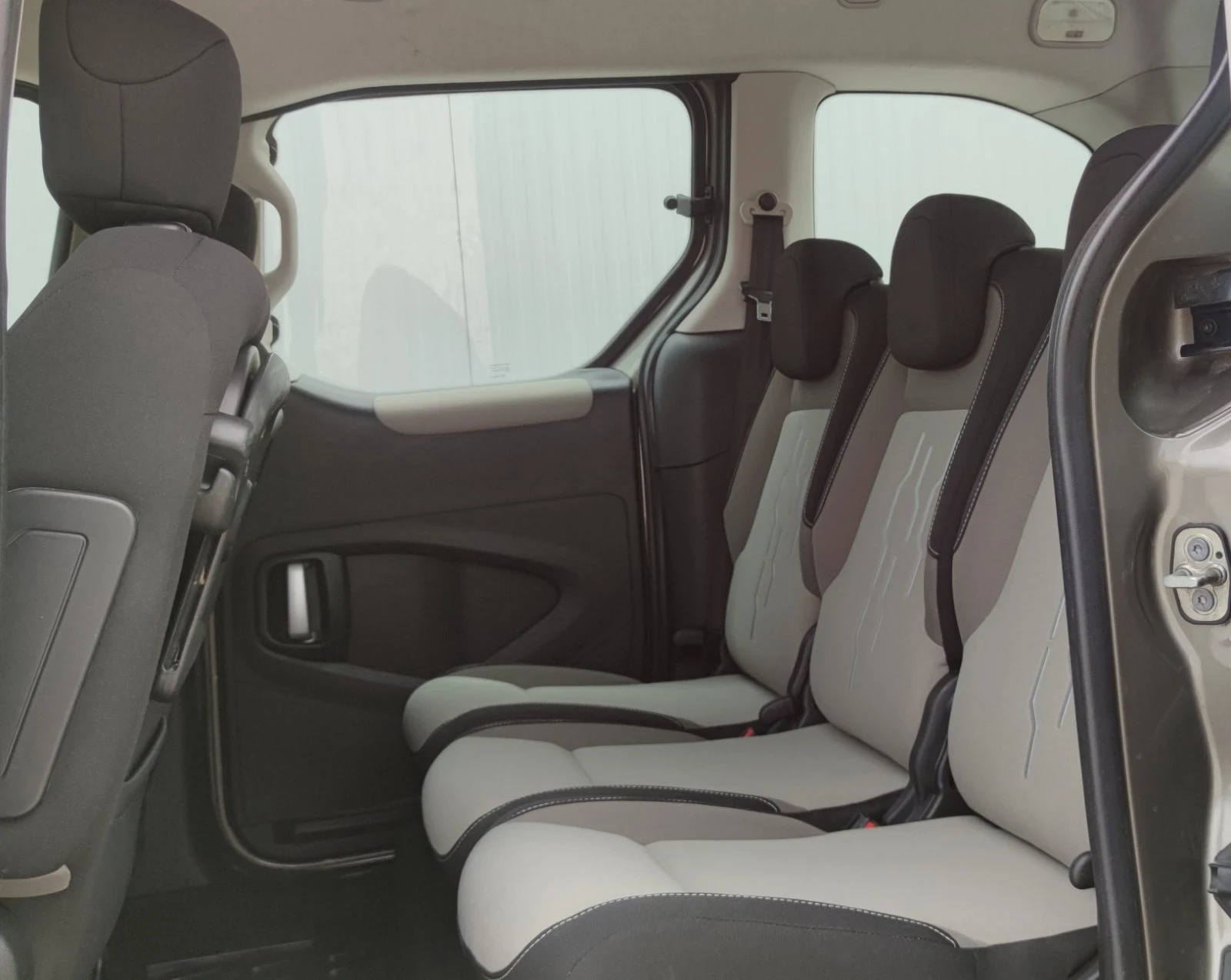 Peugeot Partner 1.6HDI* FACELIFT* , снимка 13 - Автомобили и джипове - 54478889