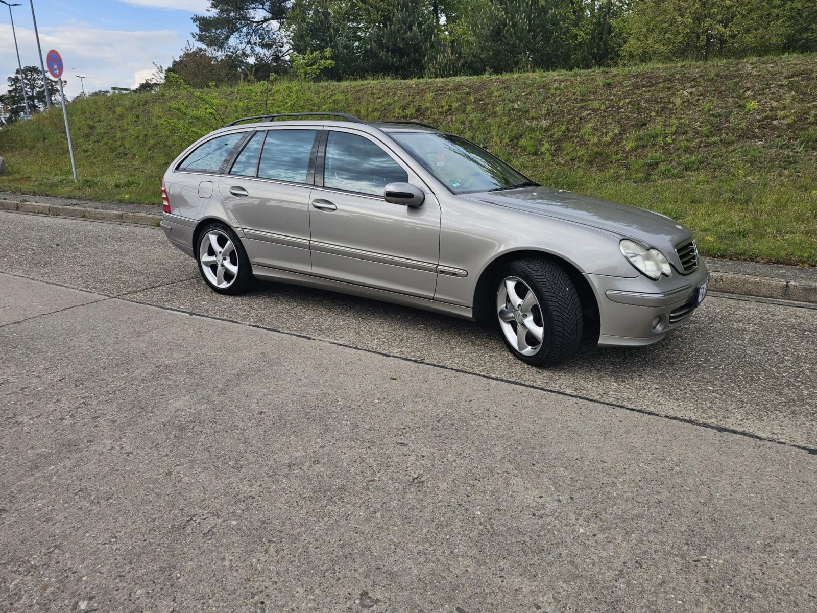 Mercedes-Benz C 200, снимка 4 - Автомобили и джипове - 54599355