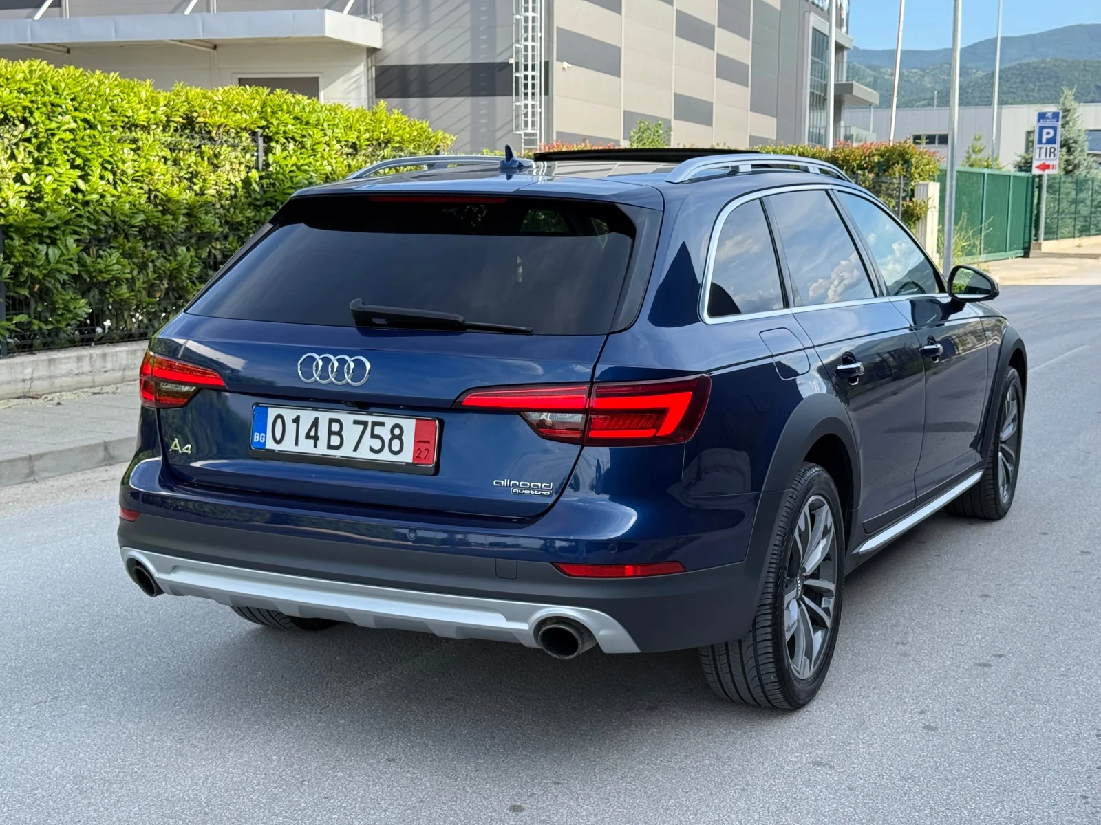 Audi A4 Allroad 2.0TFSI / LED / BANG&OLUFSEN / ПАНО / 91000км /, снимка 3 - Автомобили и джипове - 55002512