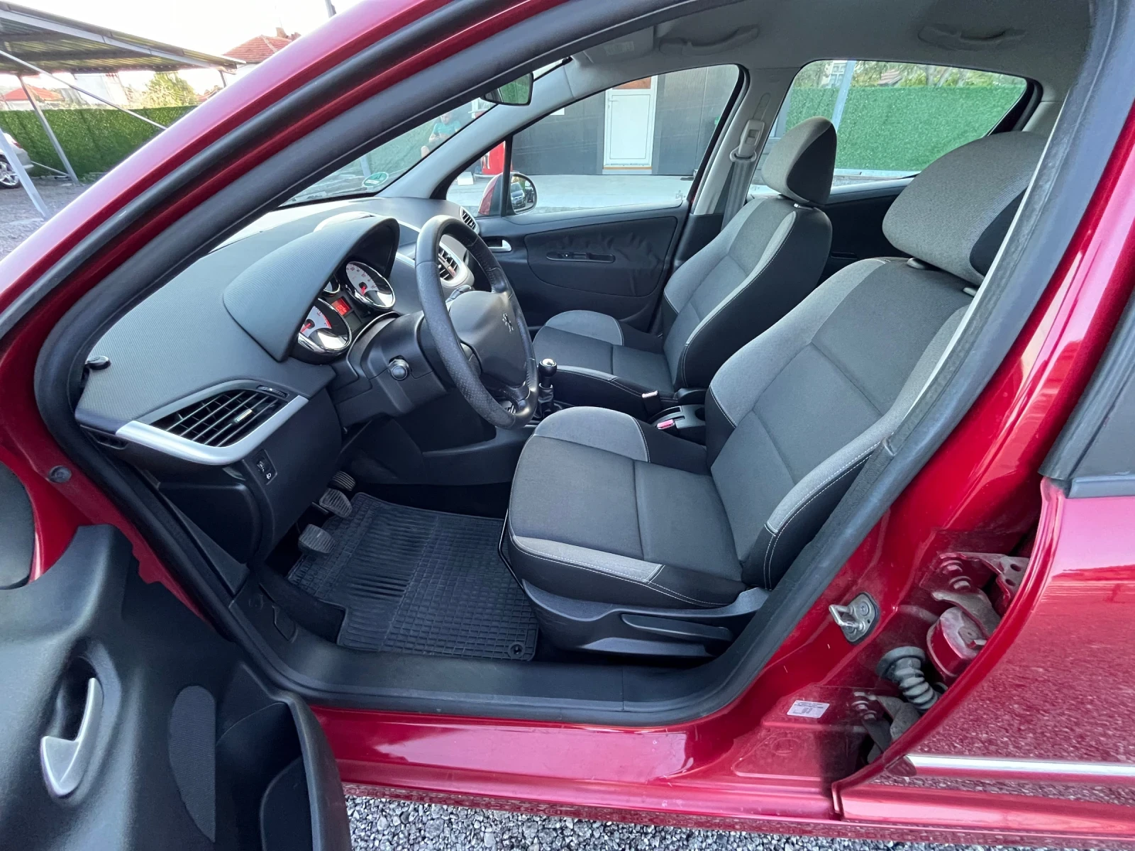 Peugeot 207 207 1.4I, снимка 12 - Автомобили и джипове - 55038866