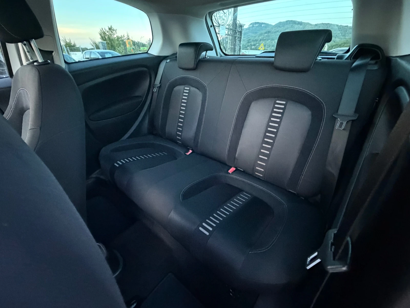Fiat Punto 1.4i TURBO, снимка 7 - Автомобили и джипове - 55063393