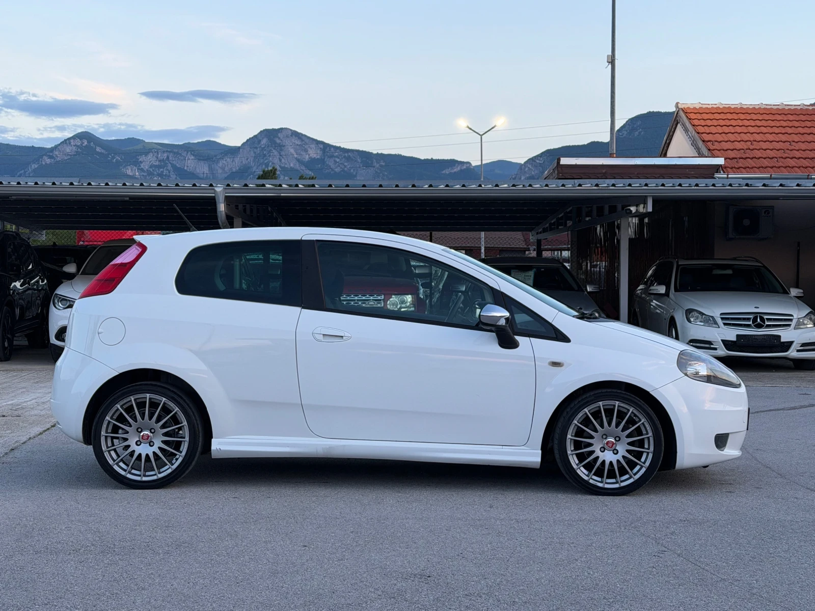 Fiat Punto 1.4i TURBO, снимка 4 - Автомобили и джипове - 55063393