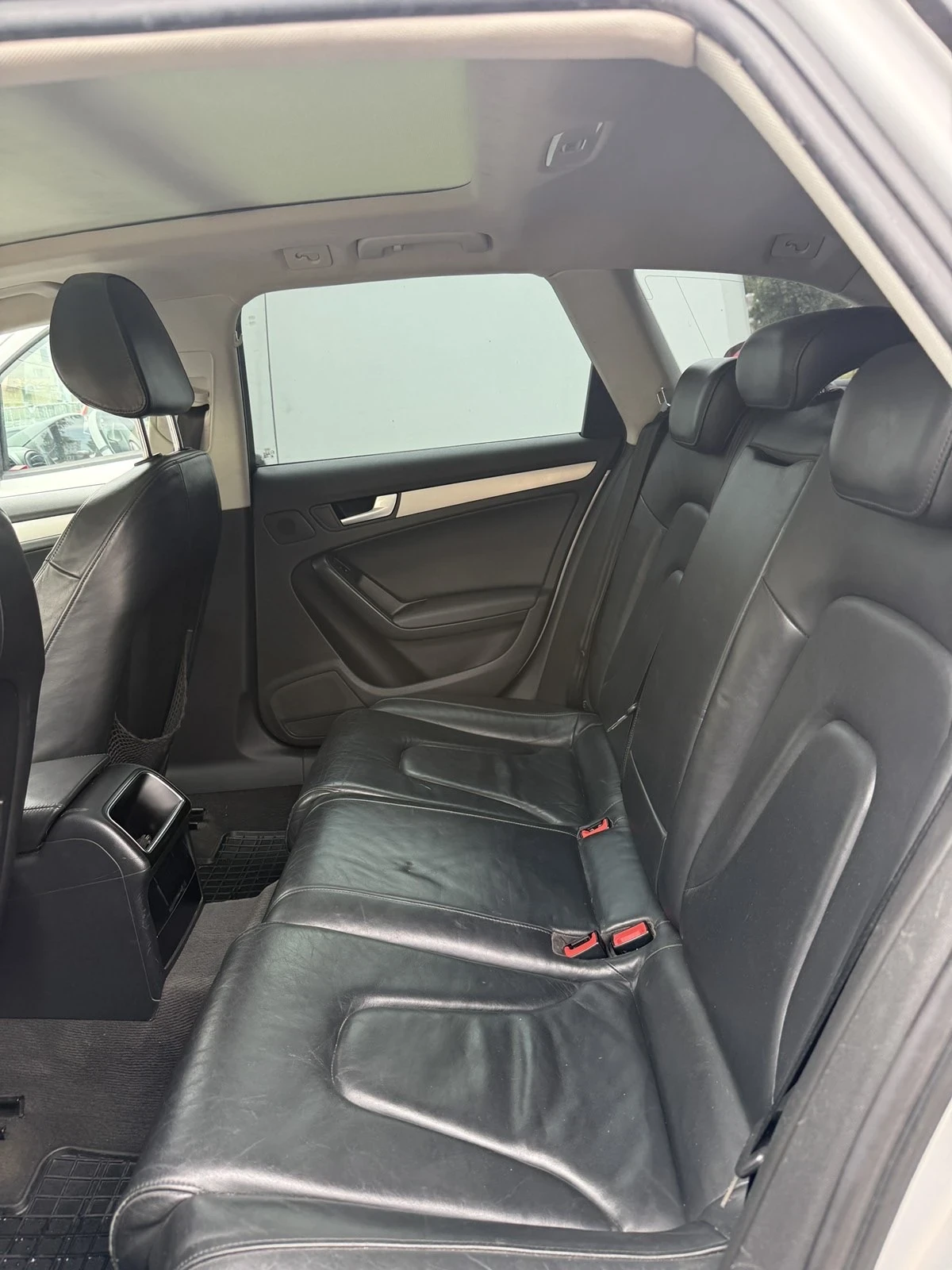 Audi A4 2.0 TDI S-line, снимка 10 - Автомобили и джипове - 55151602