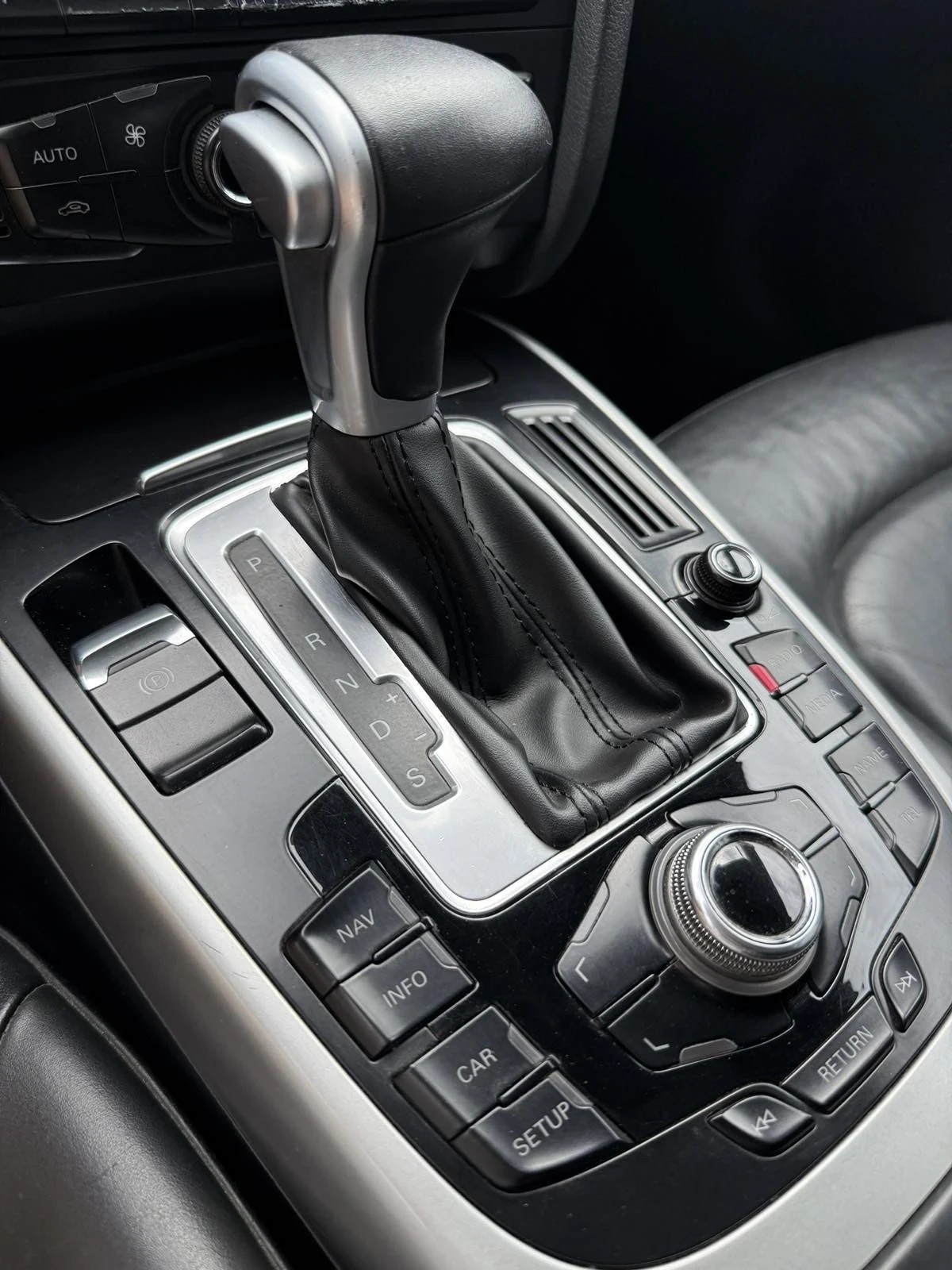 Audi A4 2.0 TDI S-line, снимка 11 - Автомобили и джипове - 55151602