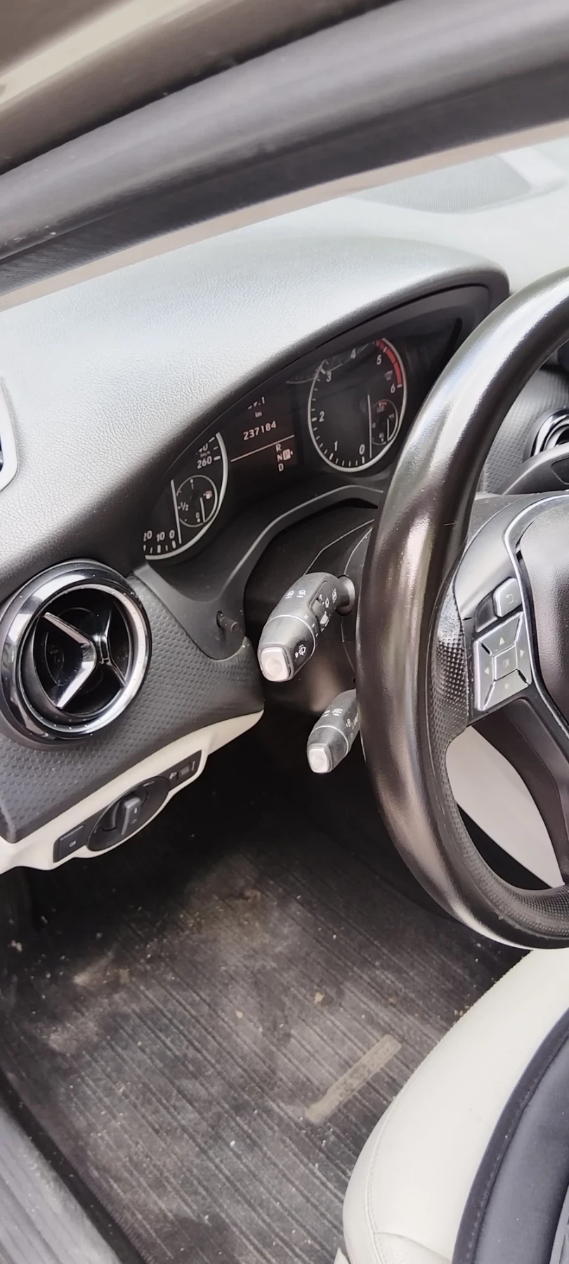 Mercedes-Benz A 180, снимка 9 - Автомобили и джипове - 55503320