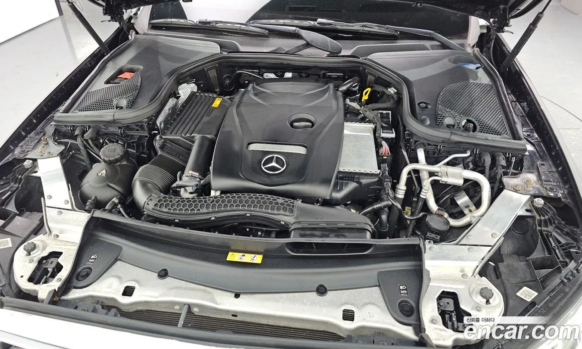 Mercedes-Benz E 300 E300 4MATIC Exclusive, снимка 6 - Автомобили и джипове - 55697206