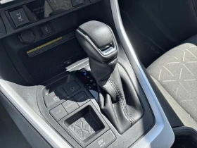 Toyota Rav4 2.5/HYBRID/218HP/RWD/CARPLAY/LED/L.ASSIST/DAB/322f - 61399 лв. - 45382656 14