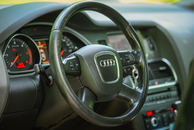 Audi Q7 3.0TDI, снимка 10 - Автомобили и джипове - 50663333