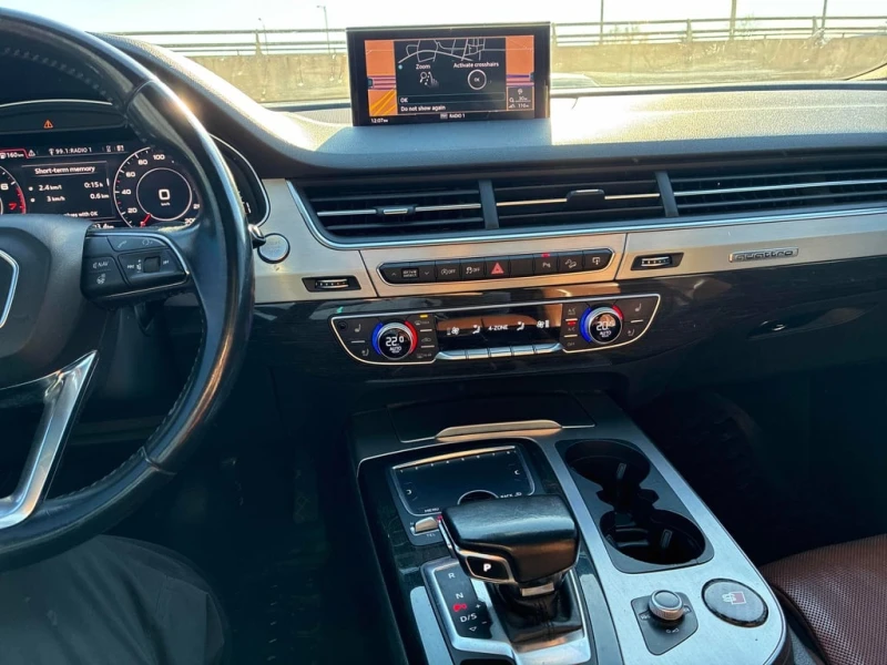 Audi Q7 * 3.0T Technik * CARFAX * ЦЕНА ДО БГ, снимка 8 - Автомобили и джипове - 52907907