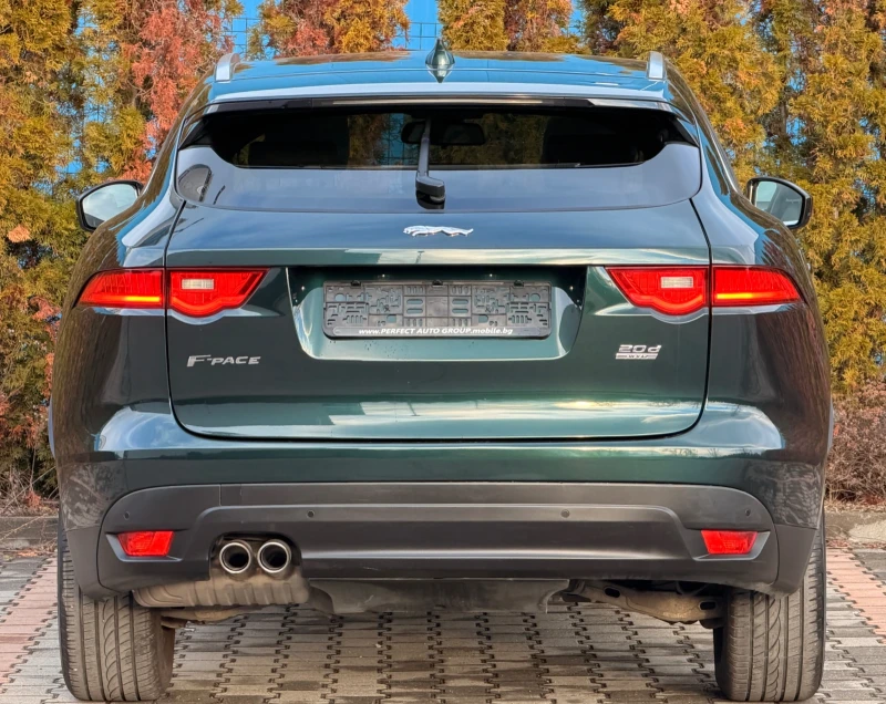 Jaguar F-PACE 2.0d-180КС-ПАНОРАМА-КОЖА-РЕКАРО-LED-КАТО НОВА!!!, снимка 4 - Автомобили и джипове - 53284119