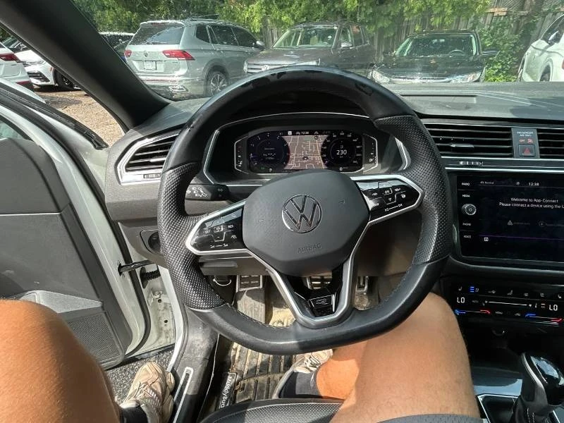 VW Tiguan * Highline * R-LINE * 4MOTION * CARFAX, снимка 9 - Автомобили и джипове - 55989548