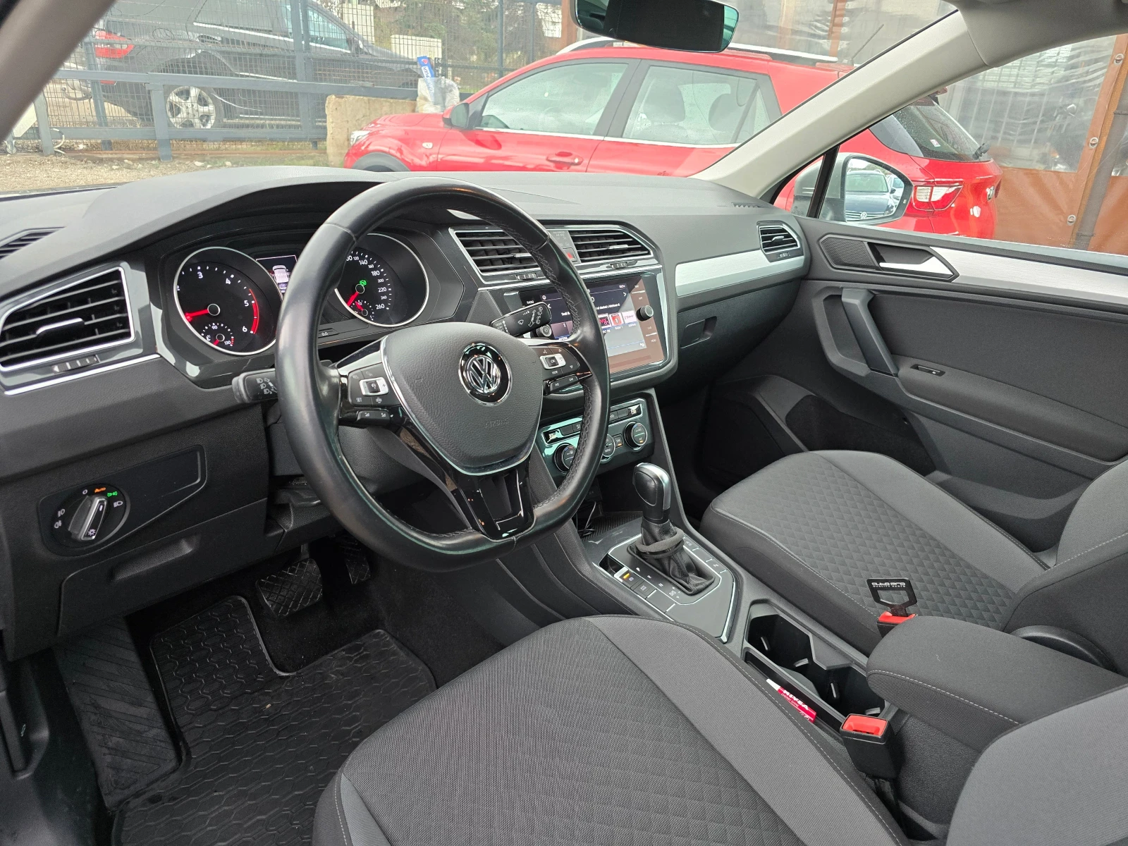 VW Tiguan 2.0TDi BlueMotion/Aвт./Лизинг - изображение 9