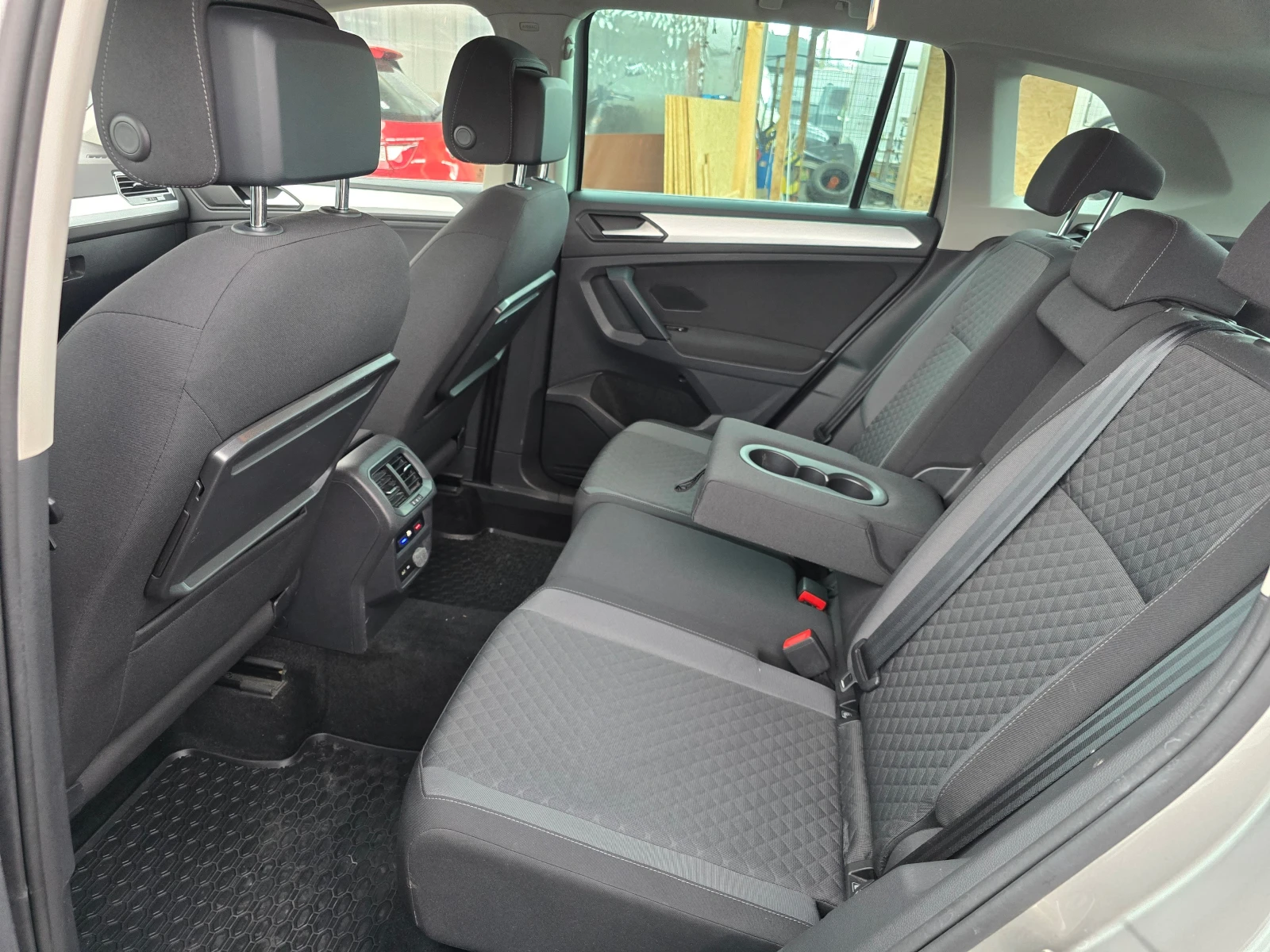 VW Tiguan 2.0TDi BlueMotion/Aвт./Лизинг - изображение 10