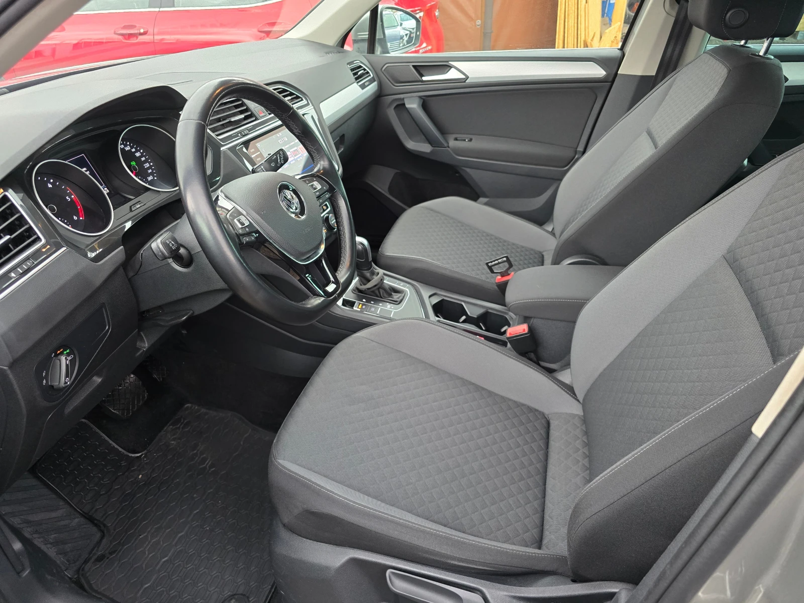VW Tiguan 2.0TDi BlueMotion/Aвт./Лизинг - изображение 8
