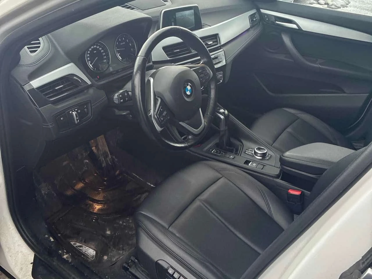 BMW X2 * xDrive28i * PANORAMA* ПОДГРЕВИ* + ГУМИ С ДЖАНТИ, снимка 5 - Автомобили и джипове - 54168993