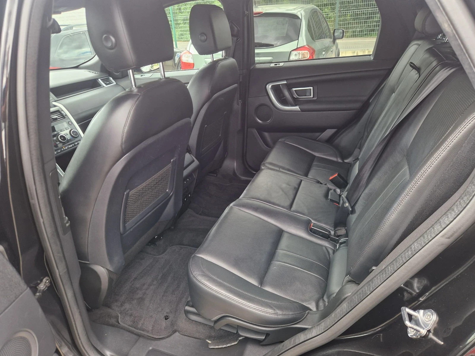 Land Rover Discovery Sport 2.0 SI4 , HSE 100% реални км, снимка 12 - Автомобили и джипове - 55165532