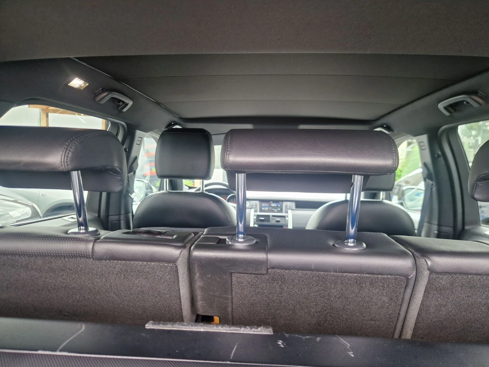 Land Rover Discovery Sport 2.0 SI4 , HSE 100% реални км, снимка 11 - Автомобили и джипове - 55165532